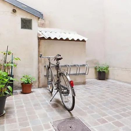 Versailles:t2 Au Style Oriental A 5 Min Du Chateau Daire *